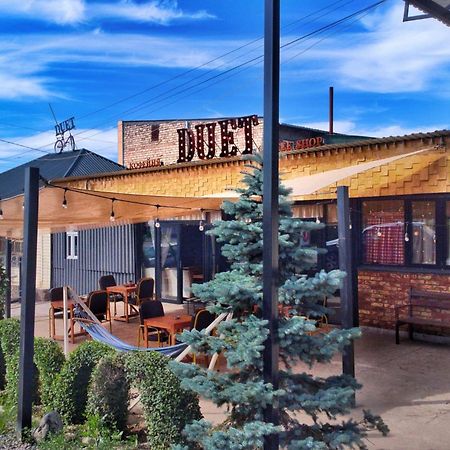 Duet Hostel & Hotel Каракол Екстериор снимка