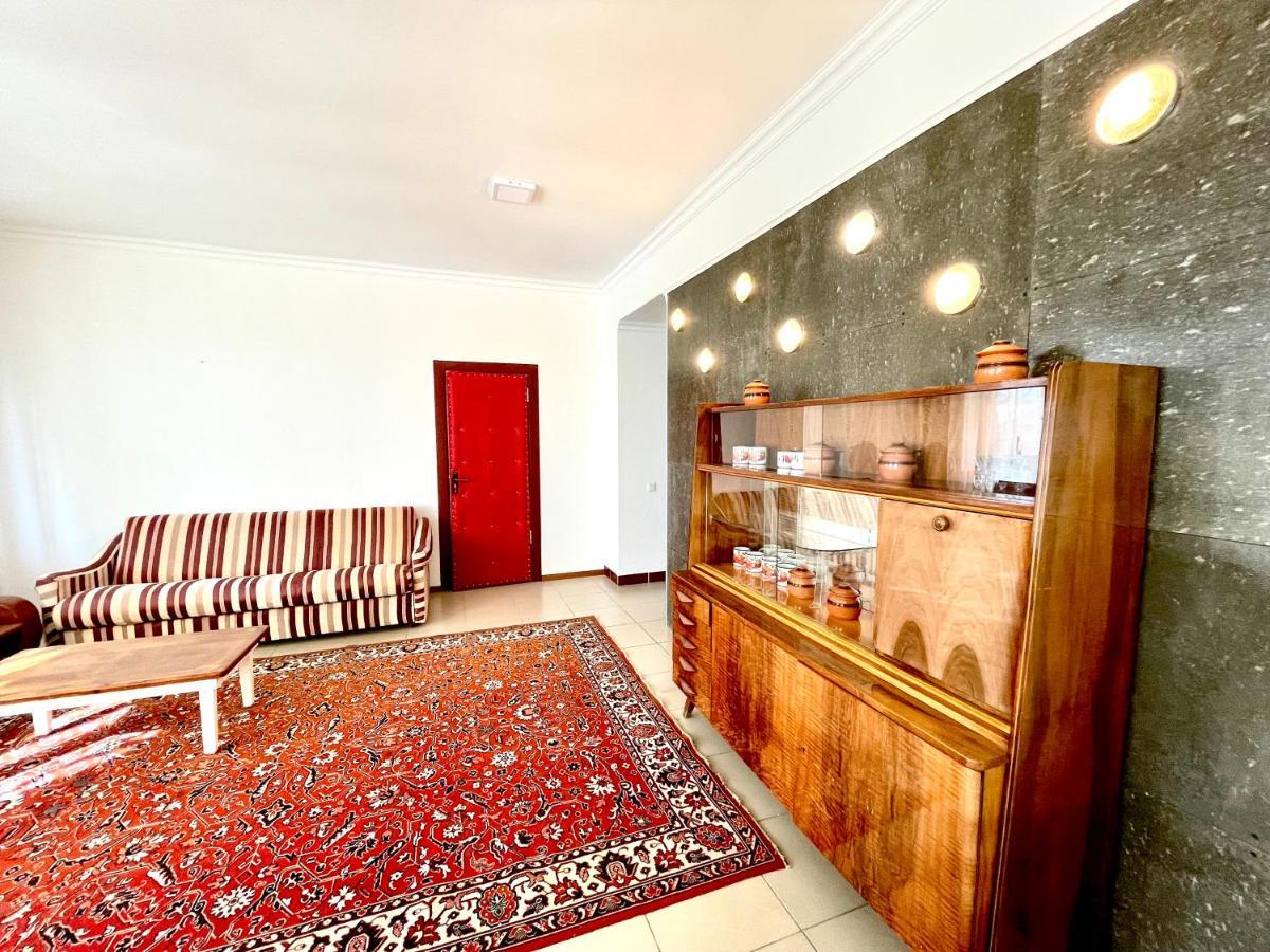 Duet Hostel & Hotel Каракол Екстериор снимка