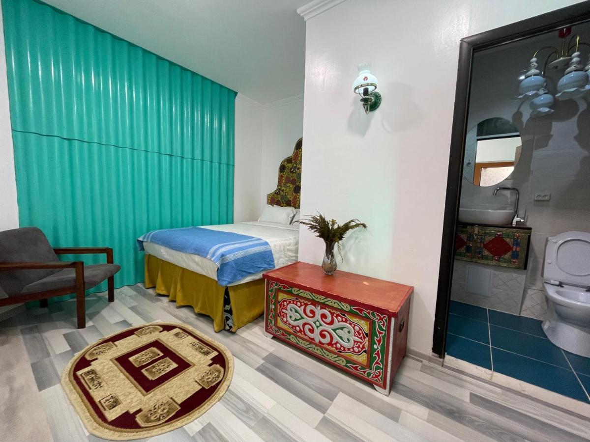 Duet Hostel & Hotel Каракол Екстериор снимка