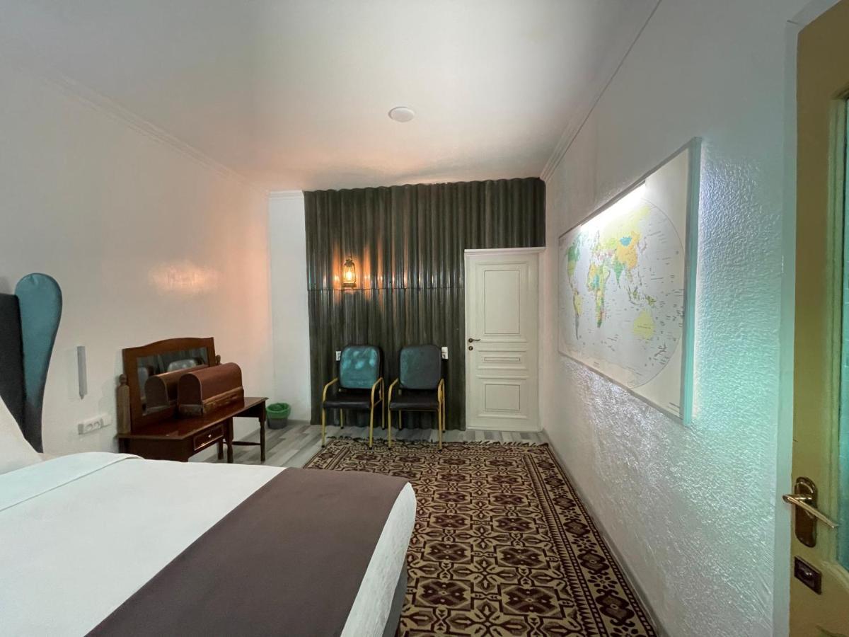 Duet Hostel & Hotel Каракол Екстериор снимка