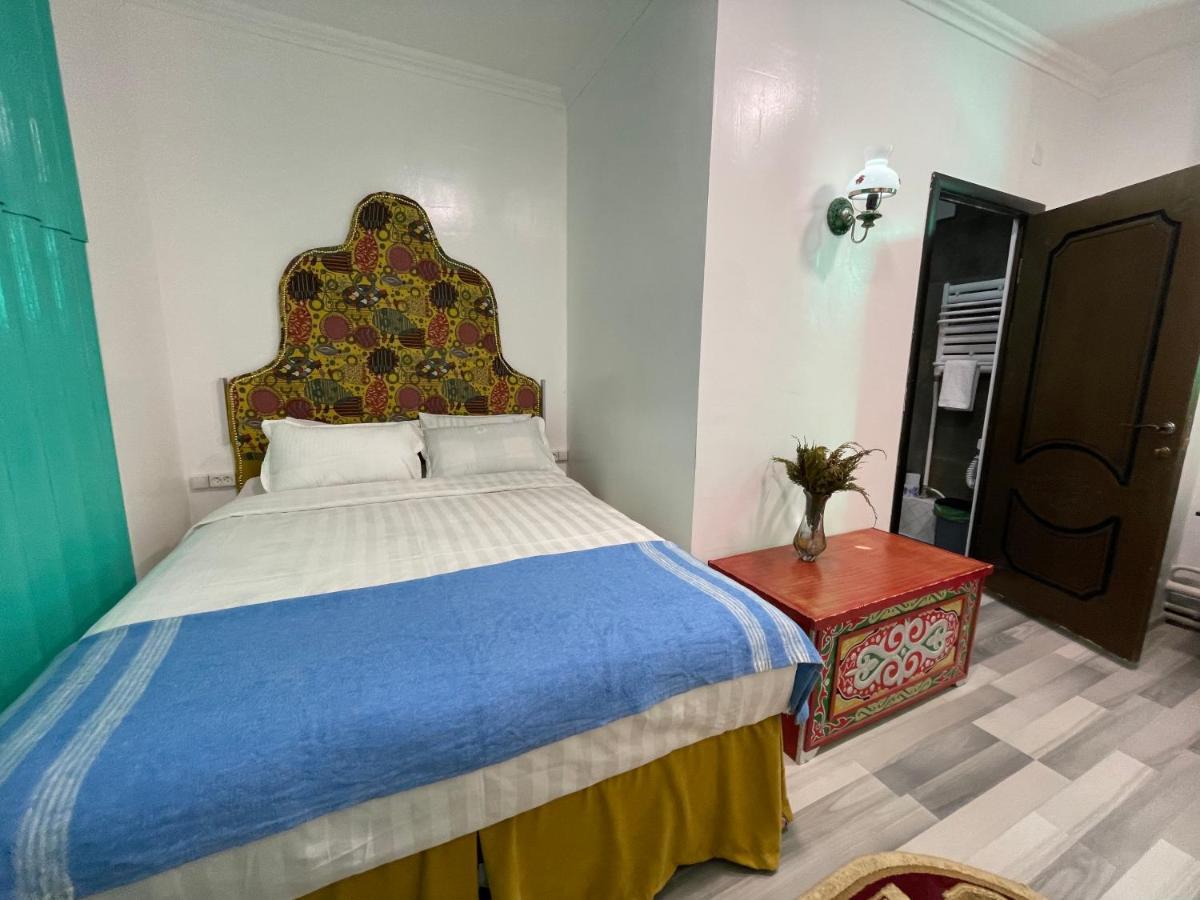 Duet Hostel & Hotel Каракол Екстериор снимка