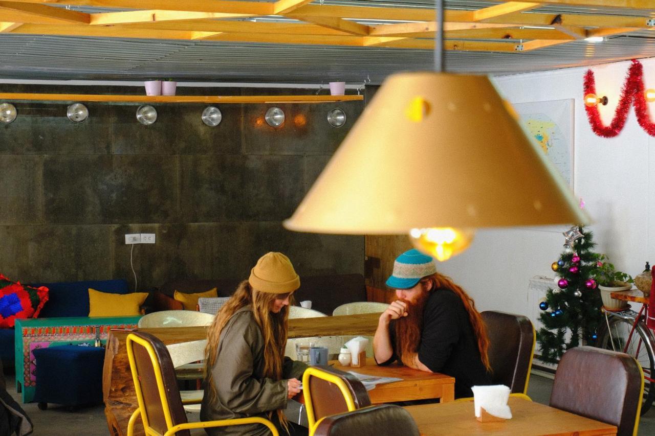 Duet Hostel & Hotel Каракол Екстериор снимка