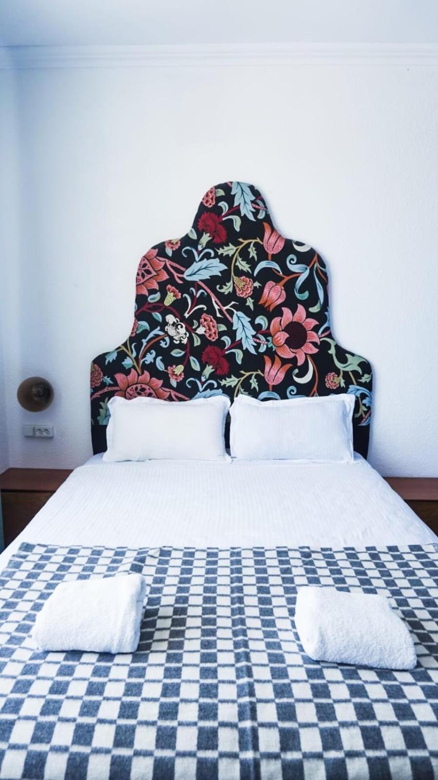 Duet Hostel & Hotel Каракол Екстериор снимка