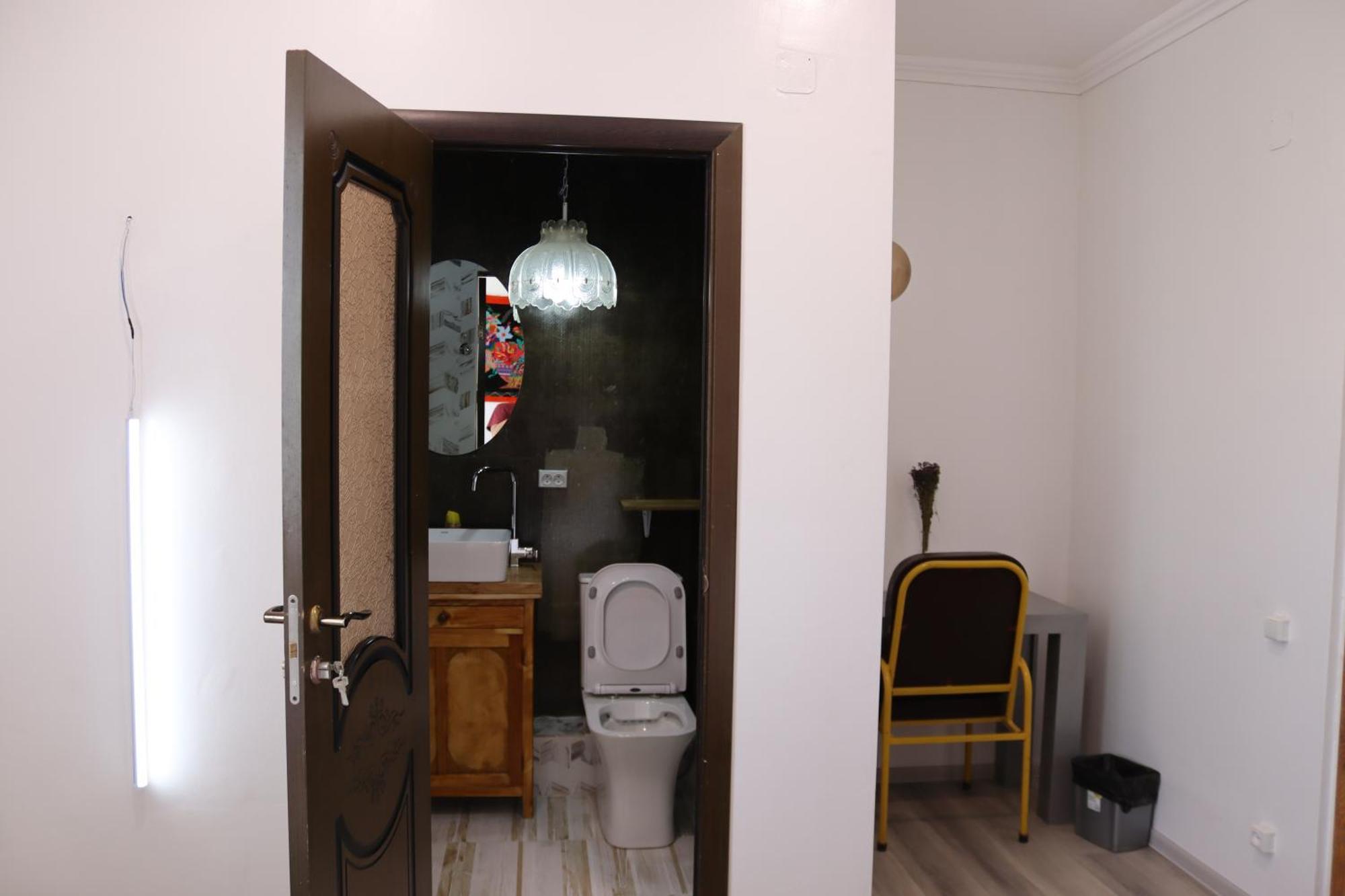 Duet Hostel & Hotel Каракол Стая снимка