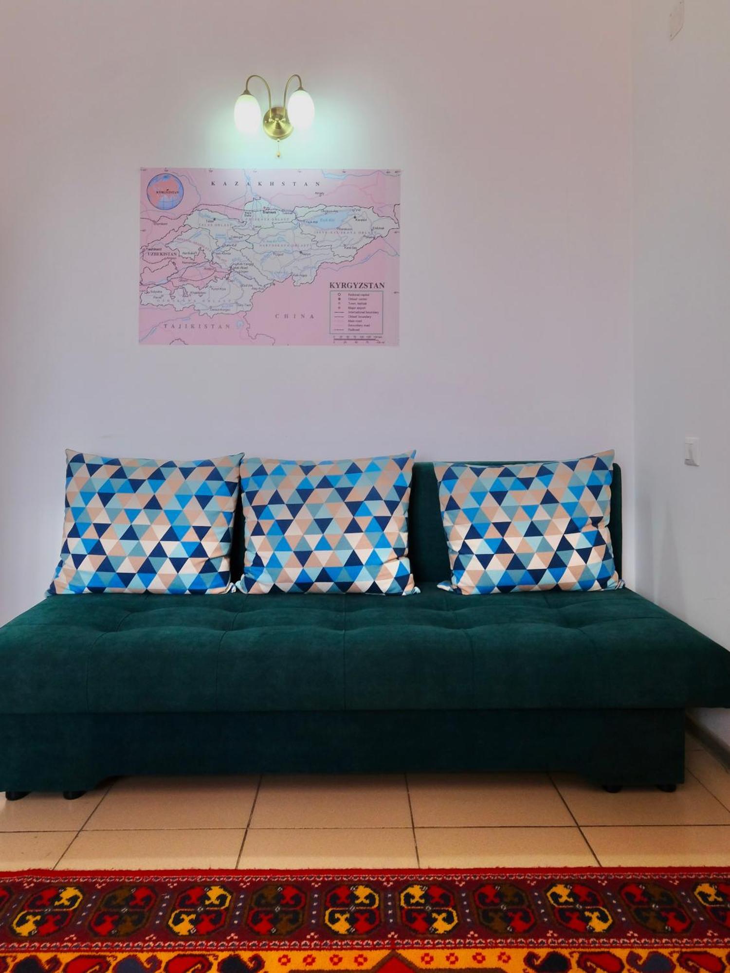 Duet Hostel & Hotel Каракол Екстериор снимка