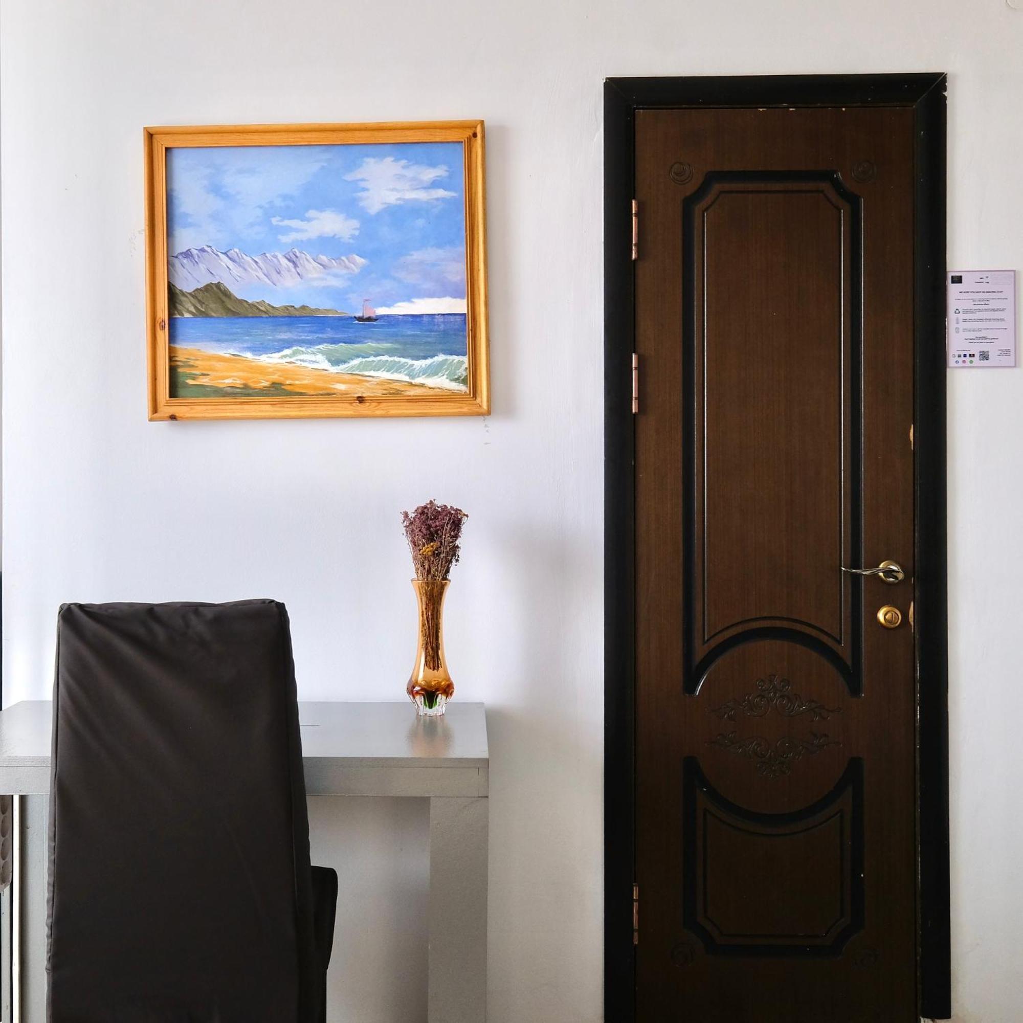 Duet Hostel & Hotel Каракол Екстериор снимка
