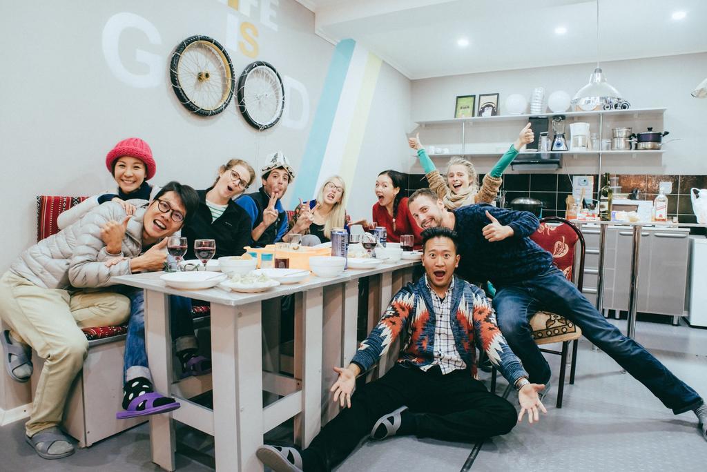 Duet Hostel & Hotel Каракол Екстериор снимка